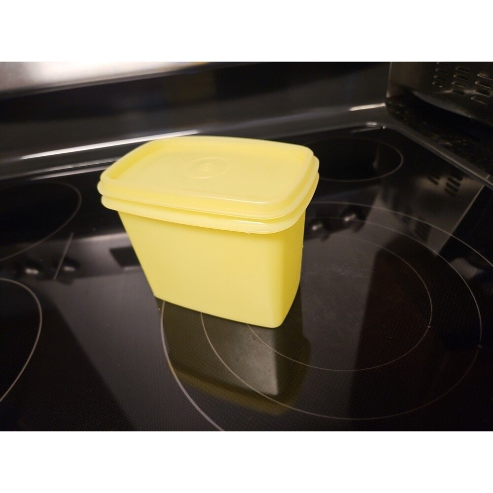 Vintage Tupperware Yellow Shelf Saver Container #1243-10 W/ #1244-13 Lid EUC